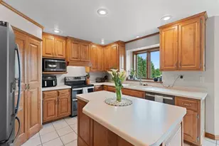 465 Winding Waters Way, De Pere, WI 54115 - Photo 9