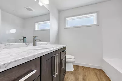 W5747 Roundstone Place, Menasha, WI 54952 - Photo 9