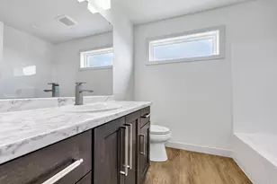 W5747 Roundstone Pl, Menasha, WI 54952 - Photo 9