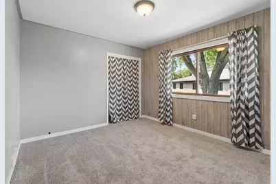 1805 Algoma Boulevard, Oshkosh, WI 54901 - Photo 17