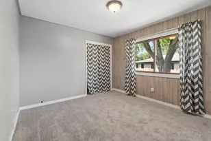 1805 Algoma Blvd, Oshkosh, WI 54901 - Photo 17