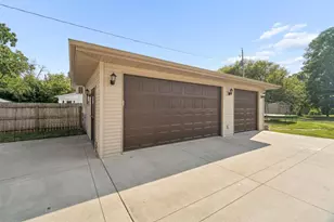 1805 Algoma Blvd, Oshkosh, WI 54901 - Photo 31