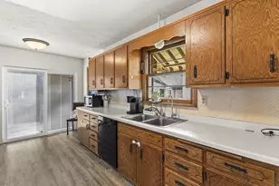 1219 Witzel Ave, Oshkosh, WI 54902 - Photo 9