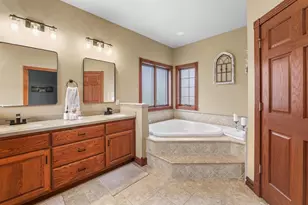 W5412 Bowe Ln, Fond du Lac, WI 54937 - Photo 11