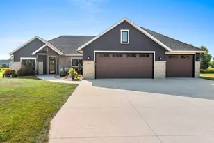 N3025 Steeple Dr, Appleton, WI 54913 - Photo 3