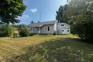 1601 Dewey St, Manitowoc, WI 54220 - Photo 1