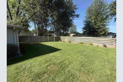 1033 S Cleveland Street, Shawano, WI 54166 - Photo 25