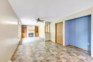437 Silver Spring Dr, Green Bay, WI 54303 - Photo 13