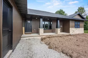 6157 Bay Hill Ct, Luxemburg, WI 54217 - Photo 5
