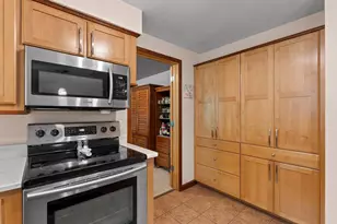 2624 Oakwood Dr, Green Bay, WI 54304 - Photo 17