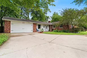 2624 Oakwood Dr, Green Bay, WI 54304 - Photo 1