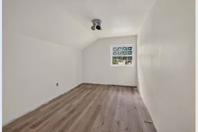 208 N Superior Street, De Pere, WI 54115 - Photo 5