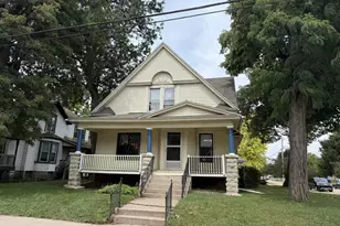 922 Merritt Ave, Oshkosh, WI 54901 - Photo 1