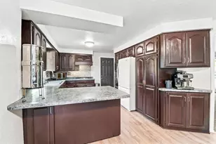 1294 Apache Ave, Green Bay, WI 54313 - Photo 13