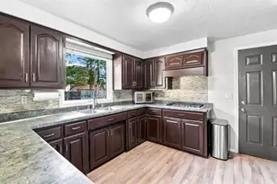 1294 Apache Ave, Green Bay, WI 54313 - Photo 15
