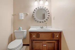 255 Traders Point Ln, Green Bay, WI 54302 - Photo 33