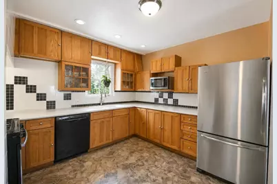 129 Plummer Avenue, Neenah, WI 54956 - Photo 7