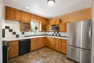 129 Plummer Ave, Neenah, WI 54956 - Photo 7