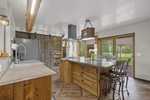 3007 Longview Ln, Suamico, WI 54173 - Photo 9