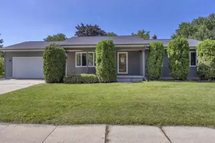 542 Wakefield Ave, Fond du Lac, WI 54935 - Photo 1