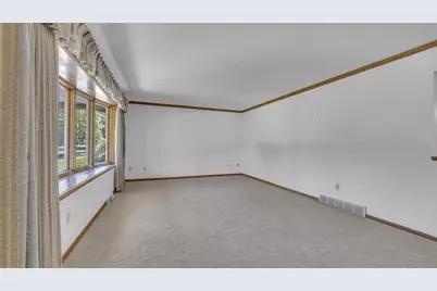 542 Wakefield Avenue, Fond du Lac, WI 54935 - Photo 3