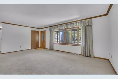 542 Wakefield Avenue, Fond du Lac, WI 54935 - Photo 5