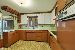 1669 Forest Glen Dr, Green Bay, WI 54304 - Photo 3