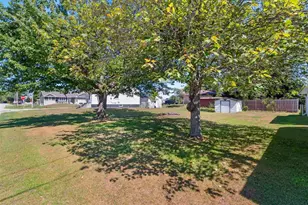 318 Hall Ave, Oconto, WI 54153 - Photo 9