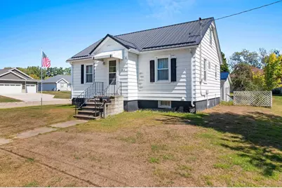 318 Hall Avenue, Oconto, WI 54153 - Photo 5