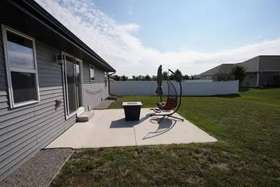 880 Joeanna Way, Pulaski, WI 54162 - Photo 15