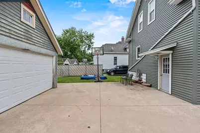 246 W 16th Avenue, Oshkosh, WI 54902 - Photo 39
