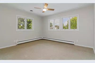 985 Bridgewood Drive, Neenah, WI 54956 - Photo 21