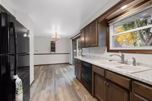 842 Fribourg St, De Pere, WI 54115 - Photo 13