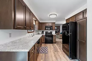 842 Fribourg St, De Pere, WI 54115 - Photo 9