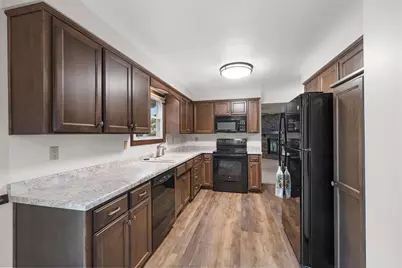 842 Fribourg Street, De Pere, WI 54115 - Photo 9