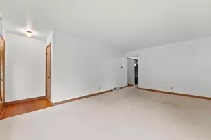 1256 Marian Ln, Green Bay, WI 54304 - Photo 7
