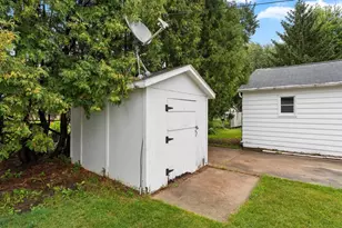 1256 Marian Ln, Green Bay, WI 54304 - Photo 47