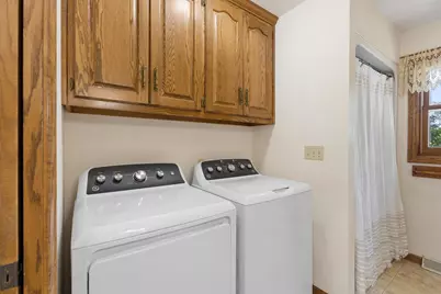 120 E Glenbrook Drive, Pulaski, WI 54162 - Photo 13