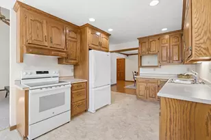 120 E Glenbrook Dr, Pulaski, WI 54162 - Photo 11