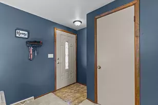 431 Robert Ln, Green Bay, WI 54311 - Photo 5