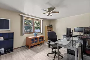 431 Robert Ln, Green Bay, WI 54311 - Photo 15