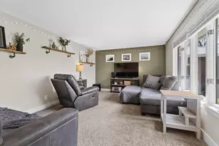 546 E Coolidge Ave, Appleton, WI 54915 - Photo 5