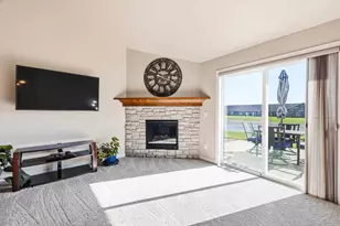 831 Sharon Ln, Pulaski, WI 54162 - Photo 9