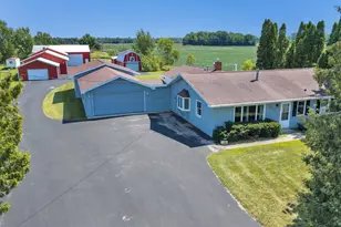 660 N Northview Rd, Green Bay, WI 54311 - Photo 1