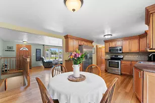 1307 Sunray Ln, Green Bay, WI 54313 - Photo 11