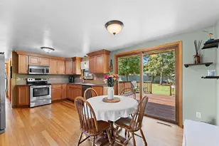 1307 Sunray Ln, Green Bay, WI 54313 - Photo 9