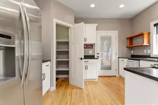 304 Spencer St, Green Bay, WI 54303 - Photo 9