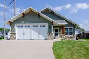 304 Spencer St, Green Bay, WI 54303 - Photo 1