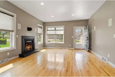 304 Spencer Street, Green Bay, WI 54303 - Photo 5