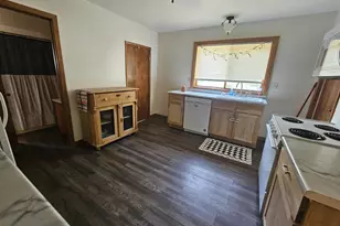 2105 12th Ave, Menominee, MI 49858 - Photo 5